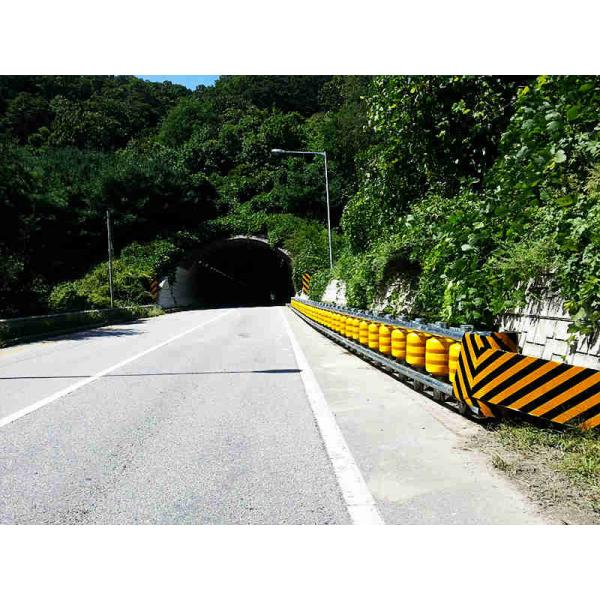 2.5m Post Spacing Rolling Guardrail Barrier 1.2m Height 2.5mm Panel Thickness