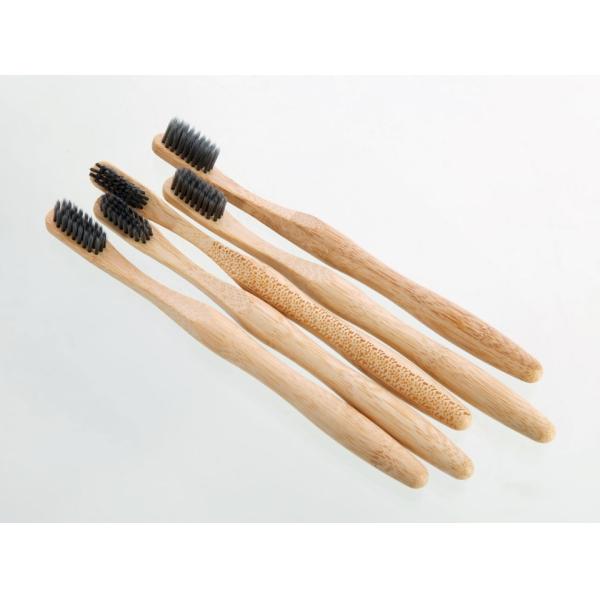 El cepillo de dientes de bambú de Eco del diseño ergonómico adulto del uso con el laser grabó el logotipo