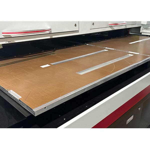Laser Glass Cutting Machine with precise laser beam control technology to achieve high accuracy and minimal kerf width  To Speed 0-500mm/s