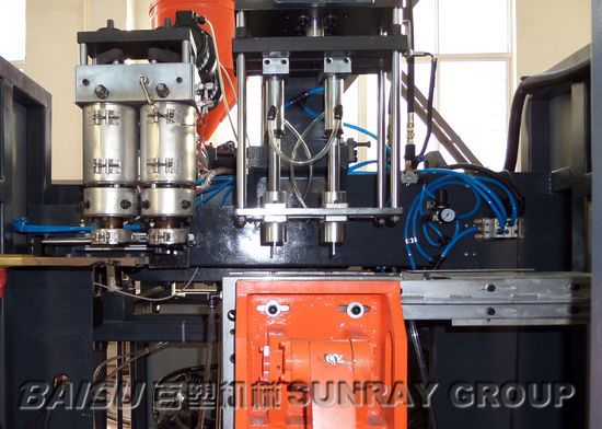 750ml Plastic Sport Bottle Automatic Blow Molding Machine 16.5 KW Energy Consumption SRB50-2