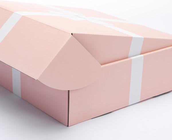 CMYK Color Paper Packing Box , Colored Corrugated Shipping Boxes For Apparel Dress