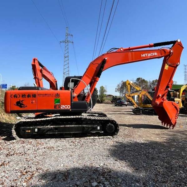 中古ヒタチEX200-5 オリジナル 中型クローラー掘削機 バケツ容量0.8m3