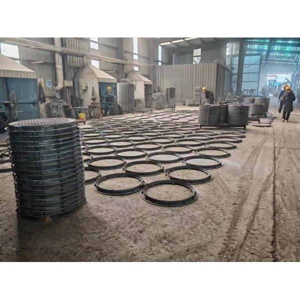 Couvercle de regard en fonte ductile haute résistance certifié ISO9001:2015 D400 pour les routes principales urbaines