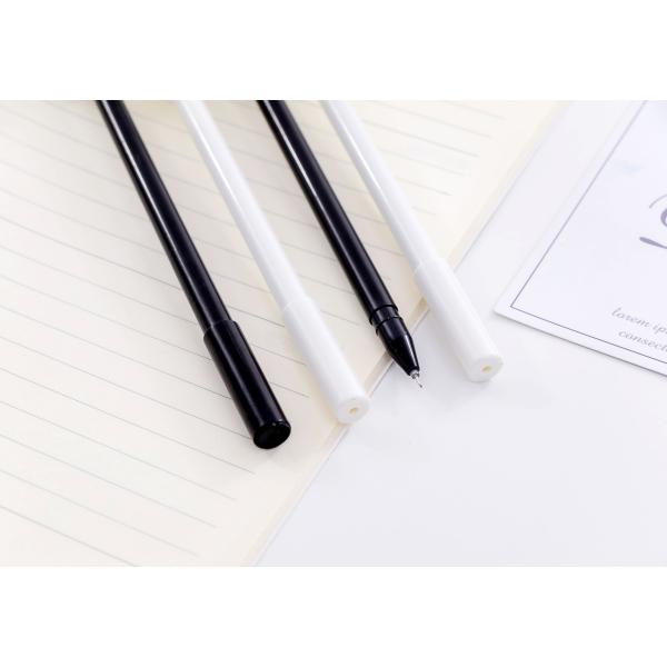 Un stylo d'encre créatif de 0,5 mm créatif à tête de squelette effrayante