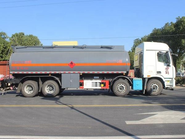 FOTON AUMAN 8x4 24.68cbm Chemical Tank Truck For Flammable Fluid Methanol Ethanol