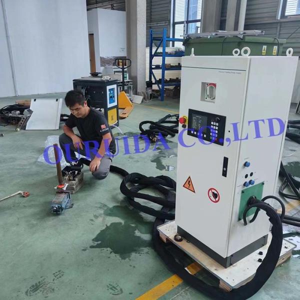 Machine de chauffage à induction mobile 340V Protable 80KW Pour le chauffage Expansion des boulons