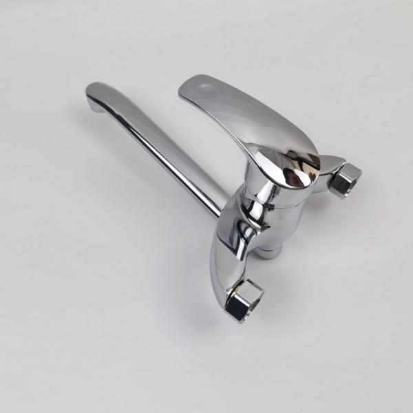 Wall Mount Zinc Shower Head Hot And Cold Basin Taps 1.0mpa