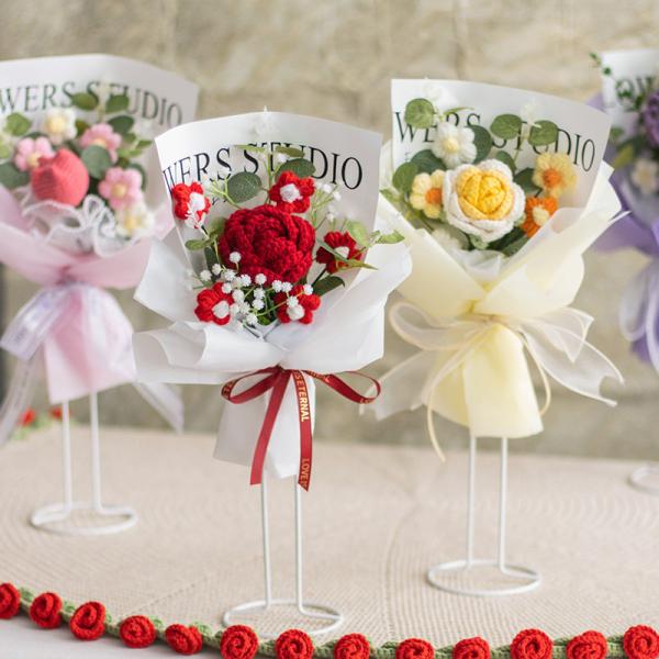 Cross border popular handmade crochet carnation knitting yarn flower rose gift box Mother's Day finished bouquet gift