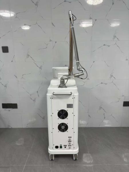 Beauty Salon 1000W IPL Laser Machine With 3*755nm 4*808nm 3*1064nm Laser Bar
