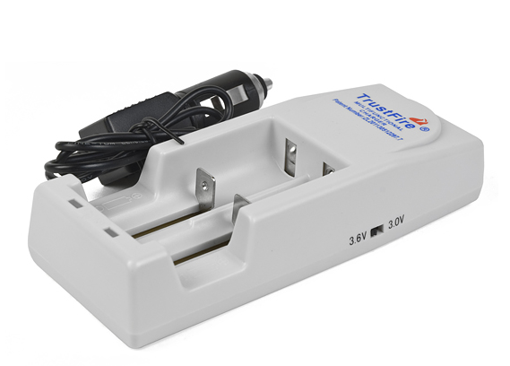 TrustFire battery charger For 18650 18500 17670 16340 14500 10440 TR001 White