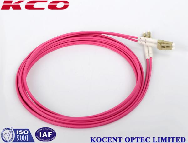 La correction duplex du diamètre LC OM4 du câble 3.0mm de correction de fibre de LC LE millimètre 50/125 attachent la couleur rose
