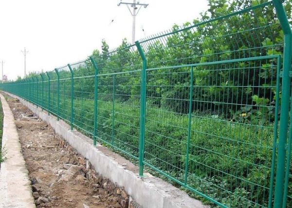 Welded Wire Mesh Fence Panels For Forest , Garden Fencing Wire Mesh