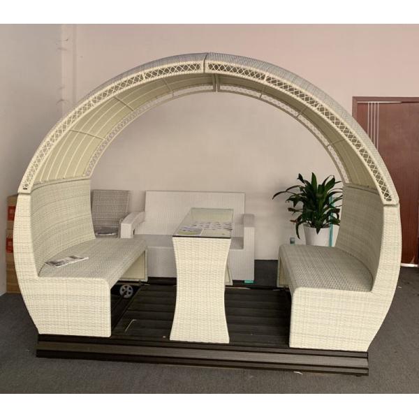 Foldable PE Rattan Sun Bed Wicker Furniture Day Bed Chaise for Beachside Relaxation