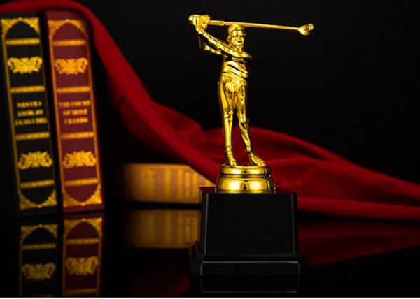 Golf Abstract Figure Design Plastic Gold Trophy Cup For Golf Tournament