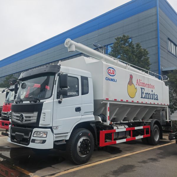 CLW Brand Ton Bulk Poultry Animal Feed Transportation Truck