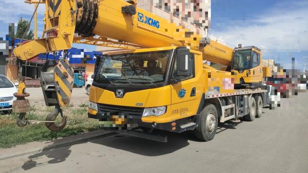 2020 XCMG Utilisé 25T plein camion hydraulique machines de levage de grue