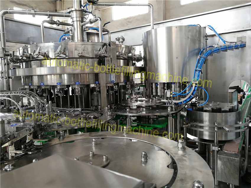 Разлитый по бутылкам пластмассой Carbonated высокий уровень заполнителя напитка санитарный для напитка мягких/энергии