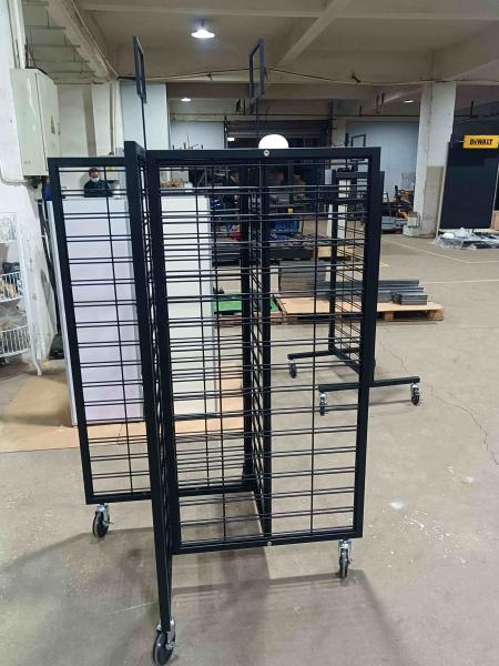 Robust 4 Way Wire Mesh Display Rack Rolling Gridwall Display Powder Coated AT-0168