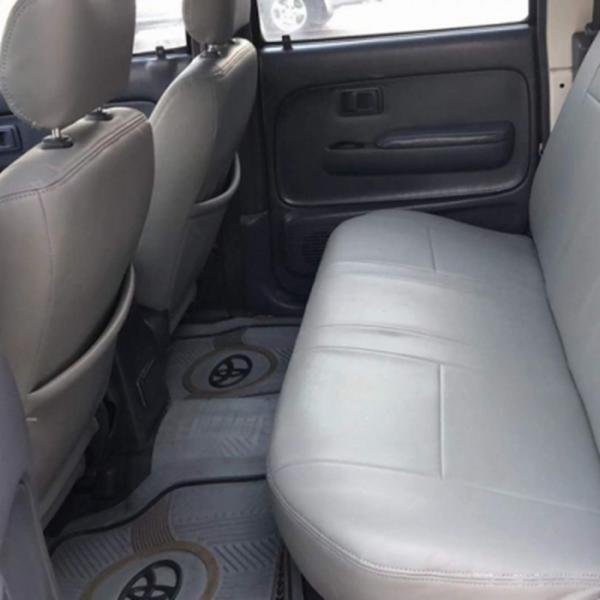 TOYOTA Hilux 2008 Used Diesel Pickup Trucks 70000km Mileage With 5 Seats