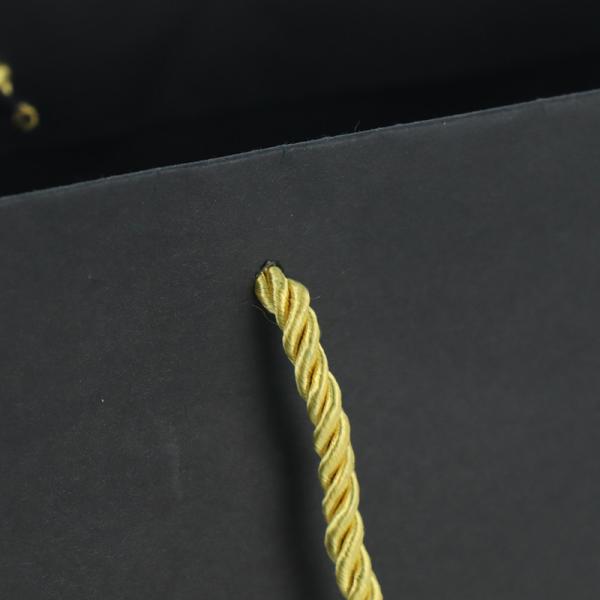 Изготовленный на заказ бумажный мешок покупок Kraft рифленый одевает ботинки бумага носит сумки