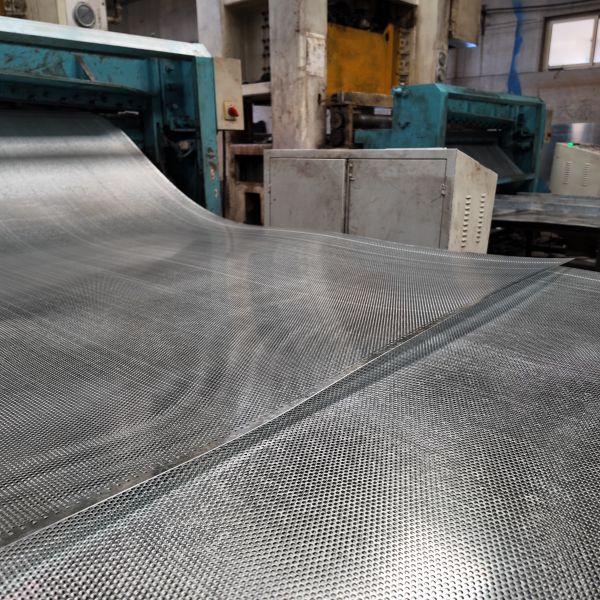 Warehouse Rack Galvanized Perforated Steel Grating Baffle 1000*2000mm