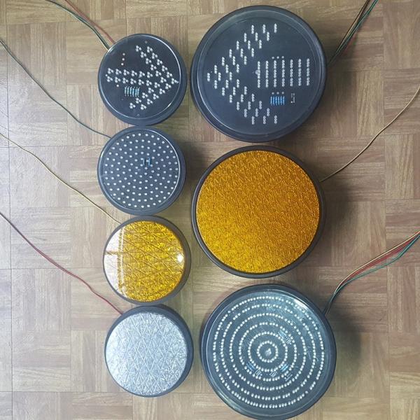 Faces Suspended Traffic Light System Of Die Casting Iron Traffic Light Parts