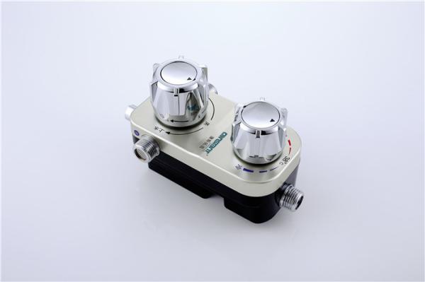 Public Bathroom Temperature Control Mixing Valve , Brown Body Thermostatic Hot Water Valve