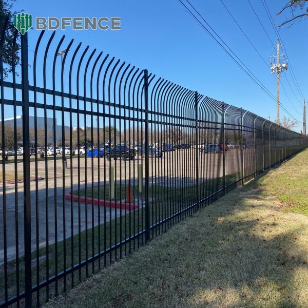 Backyard Tubular Steel Fence Family Safe