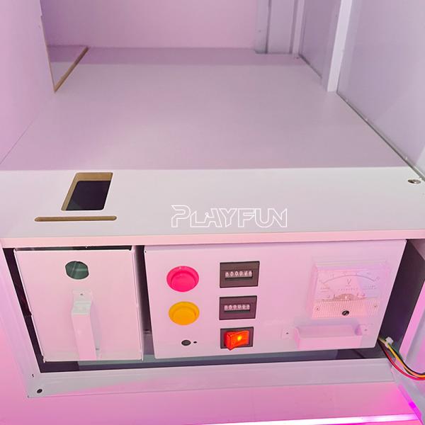 Wholesale Indoor Playground Coin Operated Sweet  Shoppe  Claw Machine Snack Gift Doll Candy Vending Machine