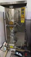 Machine d'emballage de liquide de type sachet pour boissons / Machine d'emballage de liquide de type sachet vertical