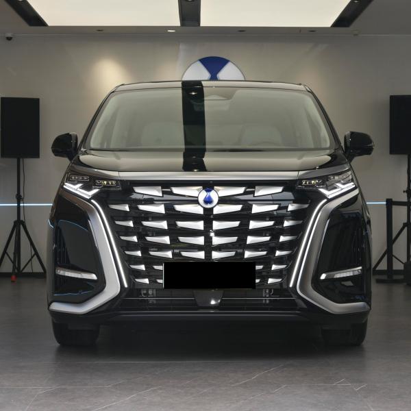 2023 Tengshi D 9 DM-i 970 tracción en todas las ruedas 180 km híbrido enchufable de 7 asientos con interior marrón y par máximo de 681Nm