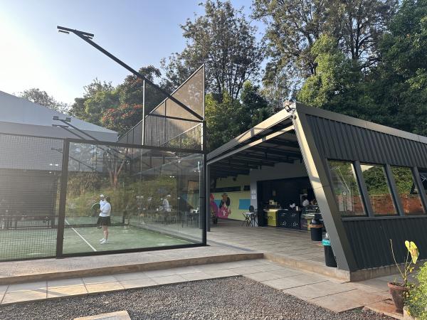 International Standard Padel Court Portable Frame Aluminum Alloy DIY-friendly High-performance Commercial Acrylic Surface Padel Court For Schools Shock-absorbing Top-grade Panoramic