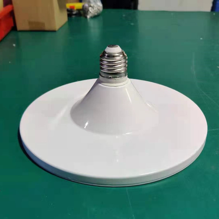 электрические лампочки СИД UFO золотого цвета 20W 30W крытые с соединителем E27 или B22