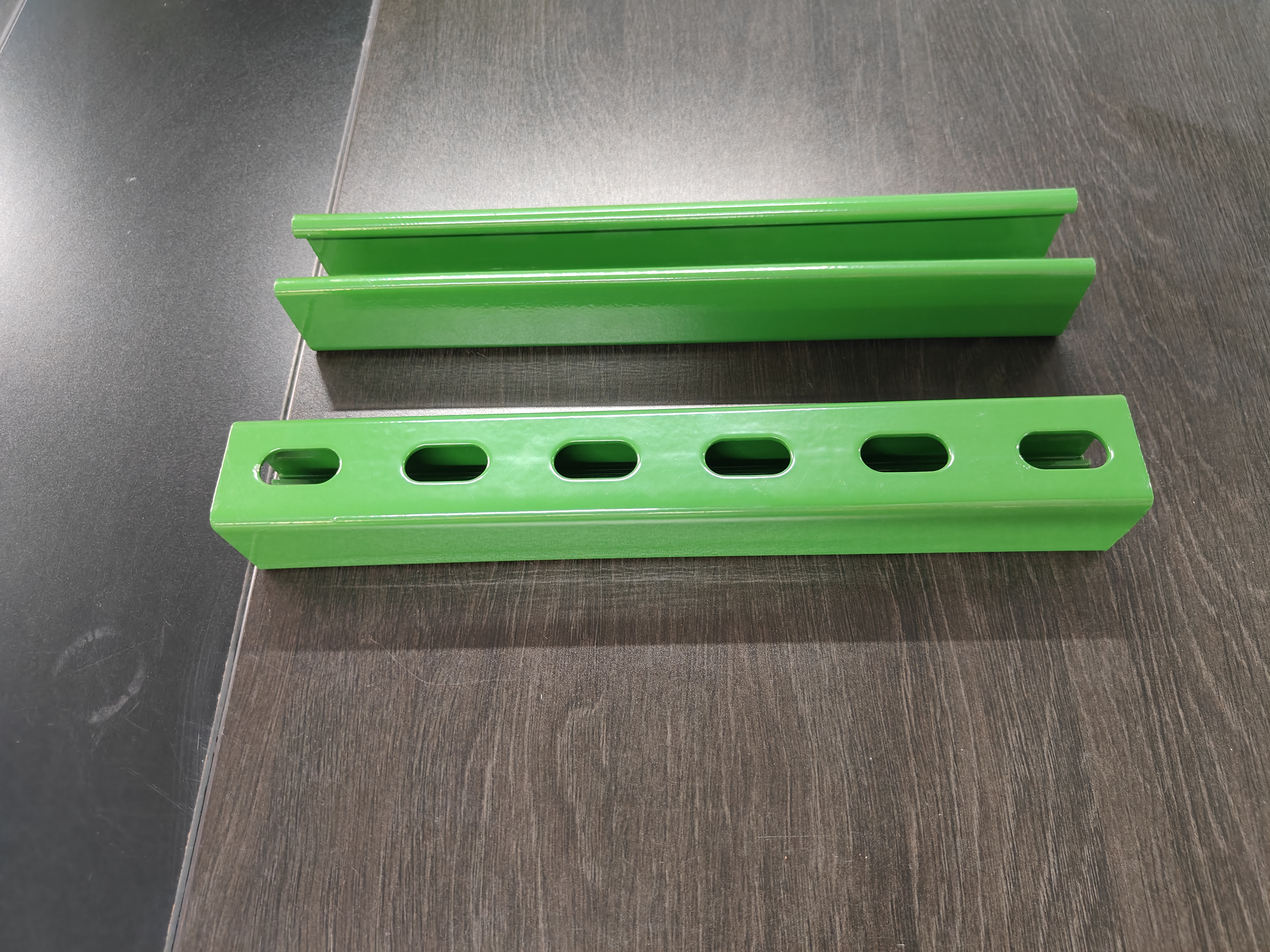 Unistrut Channels Powder Coated Green C Type Steel Profile Slotted Strut Channel for Modular Assembly and HVAC Suspension Support