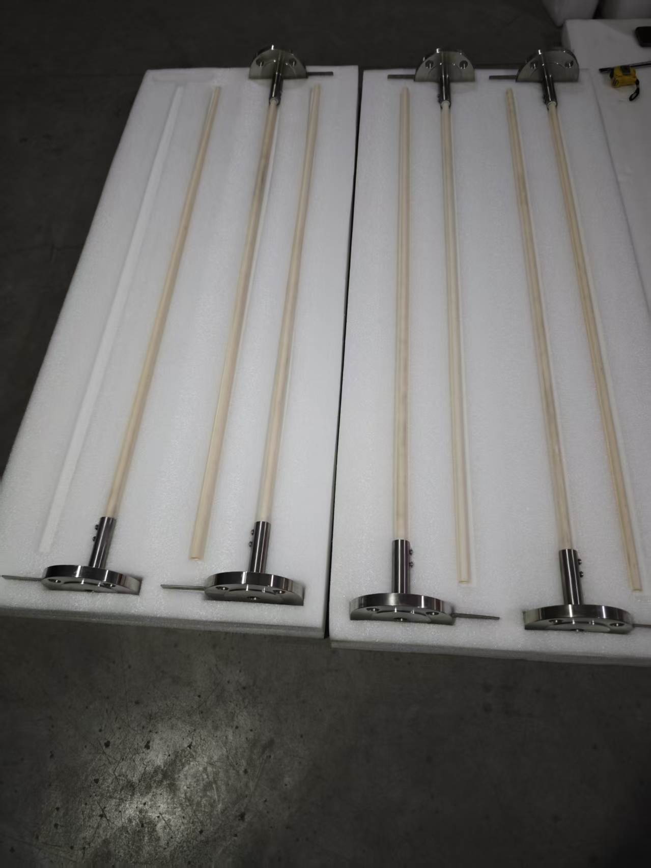 Ceramic sampling probe