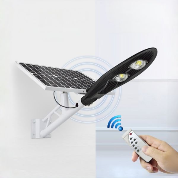 Solar Street Light With Weatherproof IP65 Split Water And Dust Resistance 6-8m Pole Height