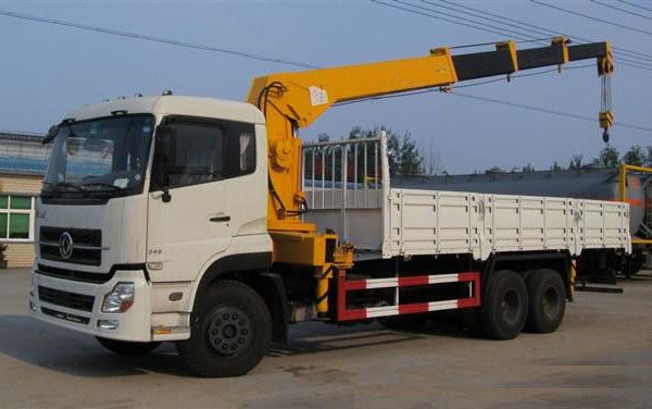 12Ton 6x4 Dongfeng Used Crane Truck 12000X2500X3850mm With Stretchable Arm