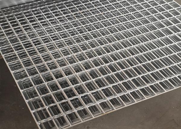 Anti Skid Q345 Welded Steel Grating 1250mm Width Hot Dip Galvanized