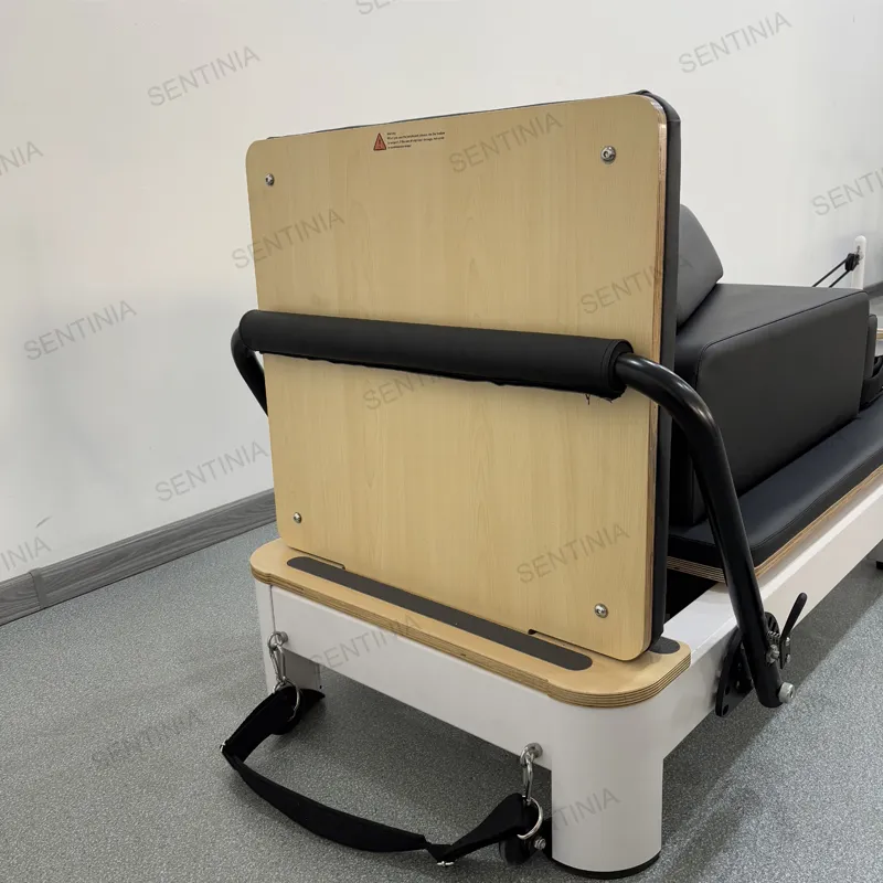 Leather Upholstery Studio Pilates Reformer Machine Exercise Equipment Tear Resistant