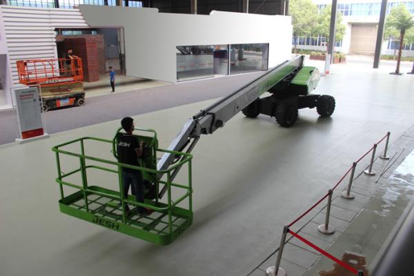 27m Electric Boom Lift Aerial Work Platform For Building Clearnning