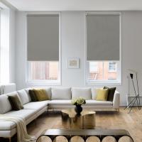 Tissu blindé à rouleaux noirs PVC ignifuge Tissu blindé pour fenêtre solaire Toneurs blindés Tissu blindé extérieur