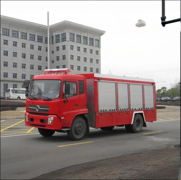 China Fire Fighting Truck Dongfeng 5ton 5000L Water and Foam Fire Truck Fire Fighting Equipment Fire Truck