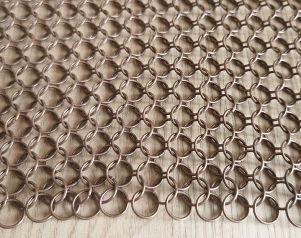 Gold Metal 1.5mm Decorative Wire Mesh Chain Link Fence Screen Customization