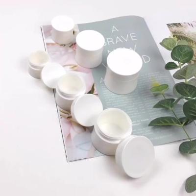 Cilindro branco vazio de creme feito sob encomenda por atacado de Logo Plastic Cosmetic Jar 15g 30g 50g