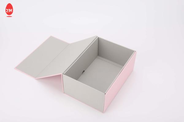 Paperboard Clothes Shoe Packaging Boxes , Pink Matte Magnetic Gift Box With Ribbon