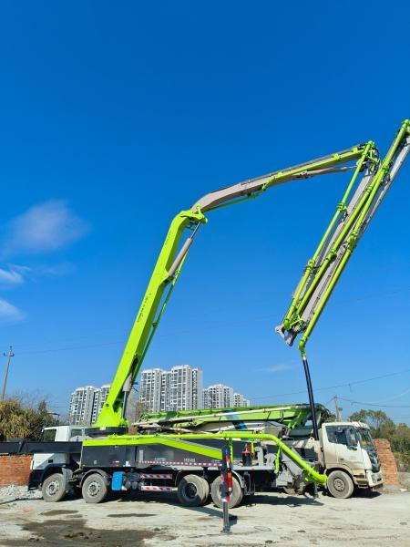 Vibrating Amplitude 2.6mm Used Mercedes-Benz Truck for Zoomlion prime s Concrete Pump