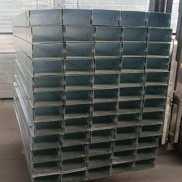 Construcción de bandeja de cable recubrida con zinc longitud personalizable bandeja de cable Hdg para la organización del cable racionalizada