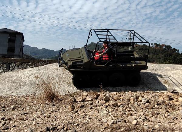 Veículos blindados militares com injecção de combustível eletrônico 830KG com velocidade de terra de 60 Km/h