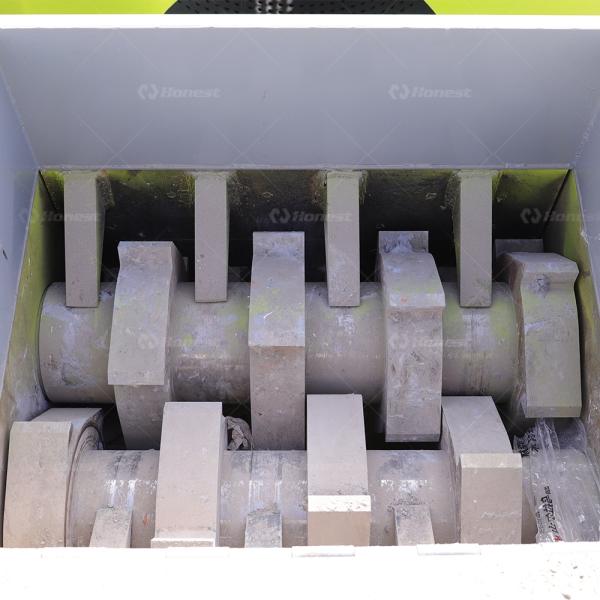 Latest Bestseller Mobile Crawler Mounted Shredding Equipment Waste Movable Shredder