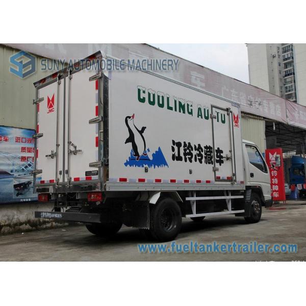 Euro 4 3000KG JMC Refrigerated Box Truck refrigerator freezer cargo van